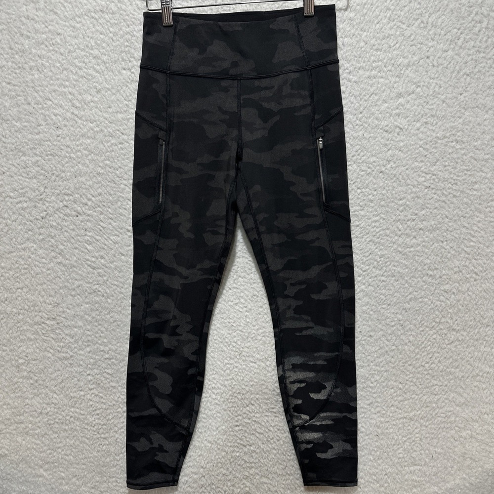 Athleta‎ Women's Size S Camo Rainier Gray Black Reflective Zip Pocket Leggings